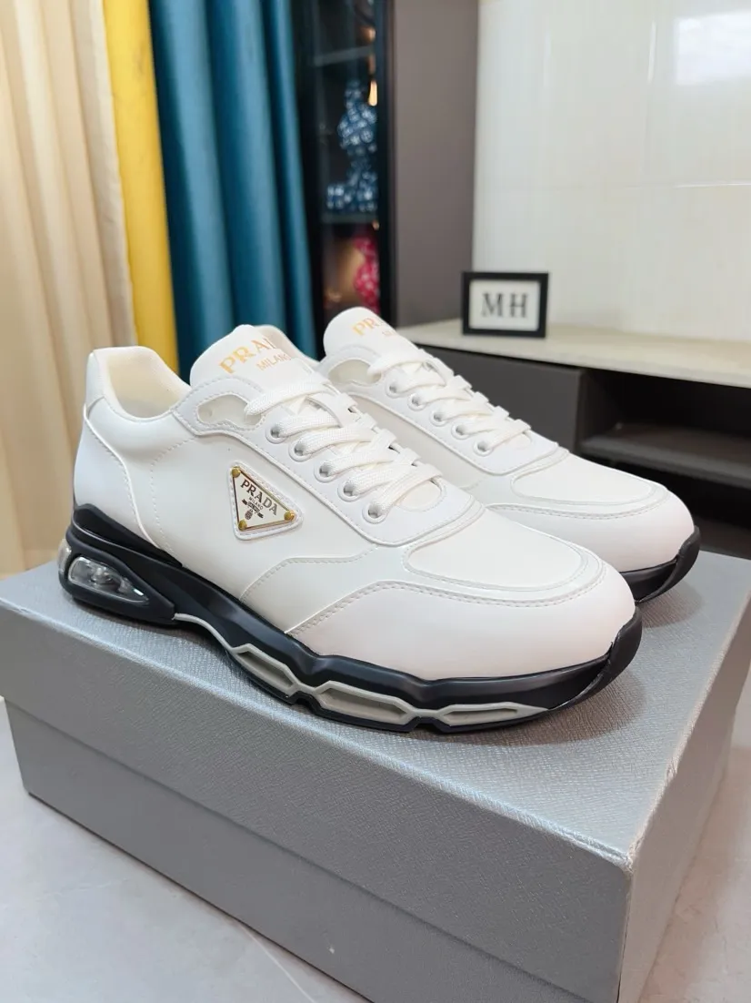 Men's shoes 💰660🌹🌹High-quality new Prada counters are launched simultaneously. The new men's shoes and 😘fabrics are selected from imported mesh and glue-spraying technology. Imported cowhide lining. 👍🏿High-end☄️Open-molded non-slip rubber outsole, exquisite lines, simple and elegant, comfortable and high-end for leisure travel. Code number: 38 to 44